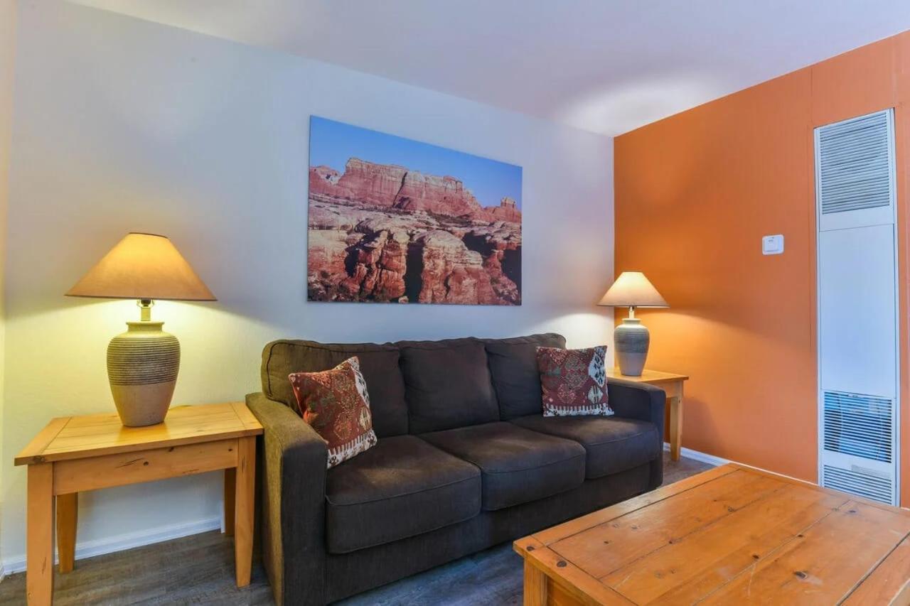 Charming 2 Bedroom Near Downtown - Rose Tree 1 モアブ エクステリア 写真