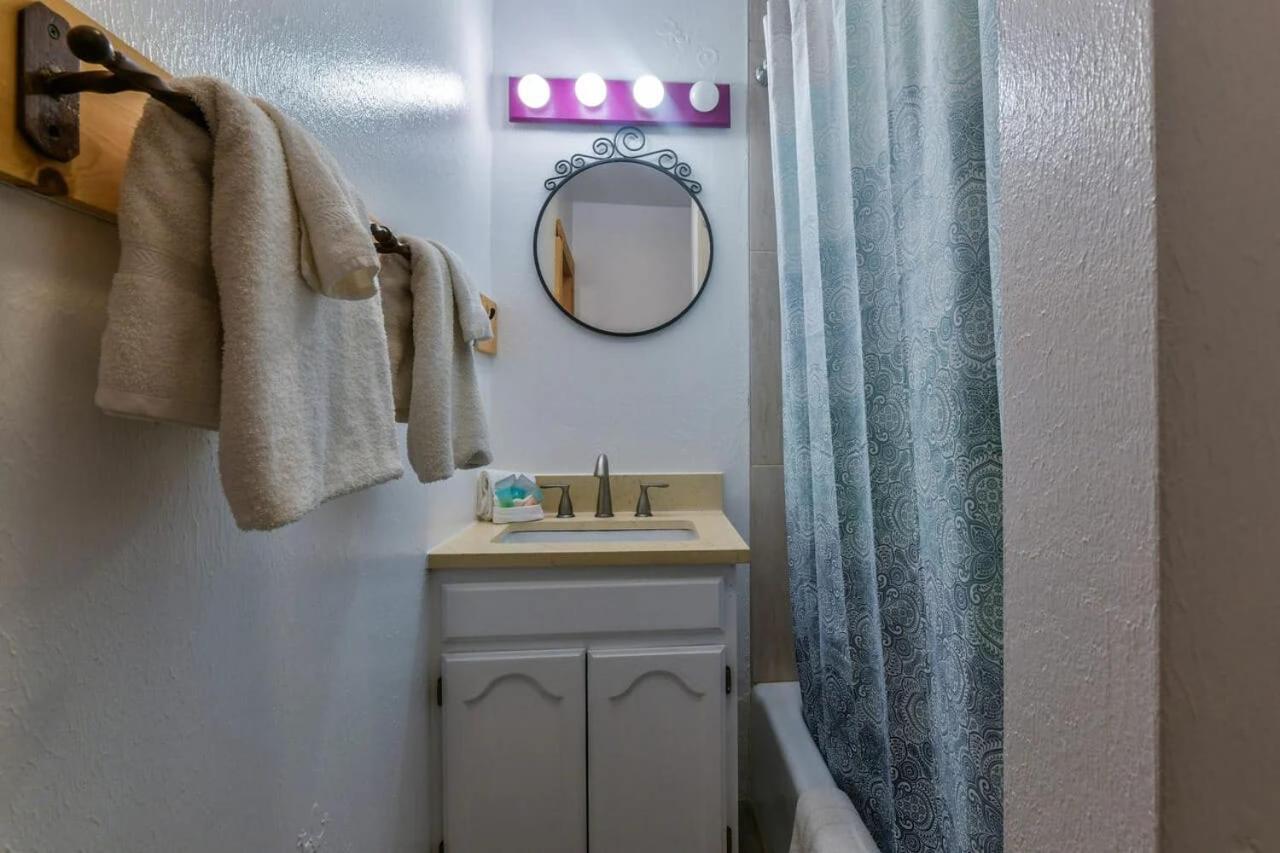 Charming 2 Bedroom Near Downtown - Rose Tree 1 モアブ エクステリア 写真