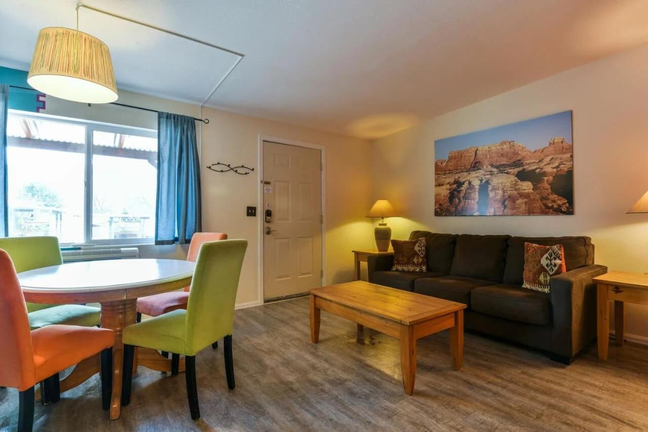Charming 2 Bedroom Near Downtown - Rose Tree 1 モアブ エクステリア 写真