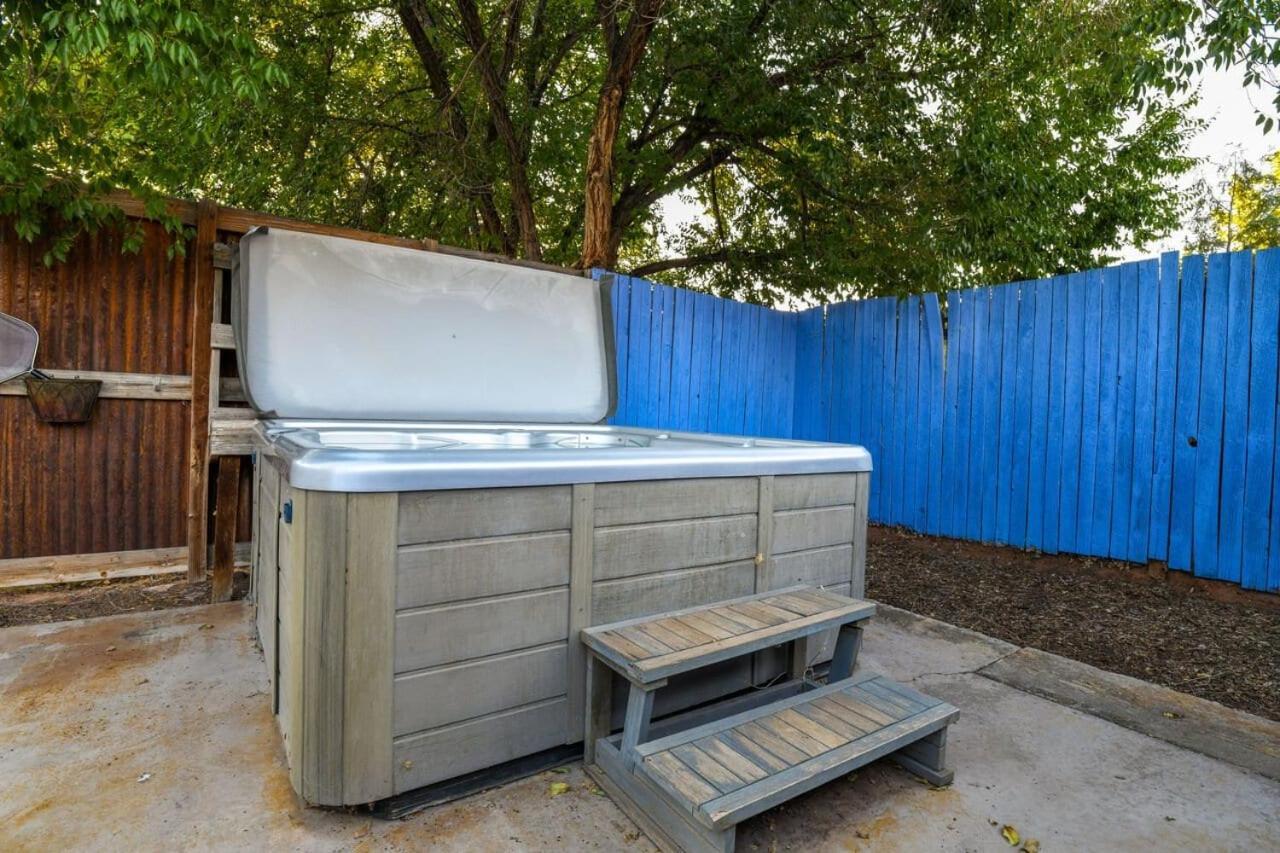 Charming 2 Bedroom Near Downtown - Rose Tree 1 モアブ エクステリア 写真
